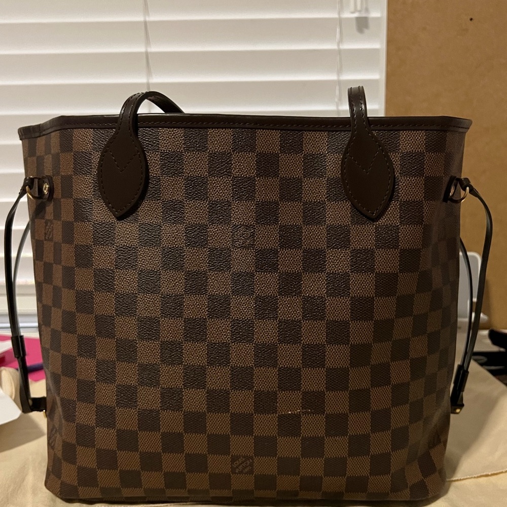 Louis Vuitton Neverfull MM - Picture 2 of 13